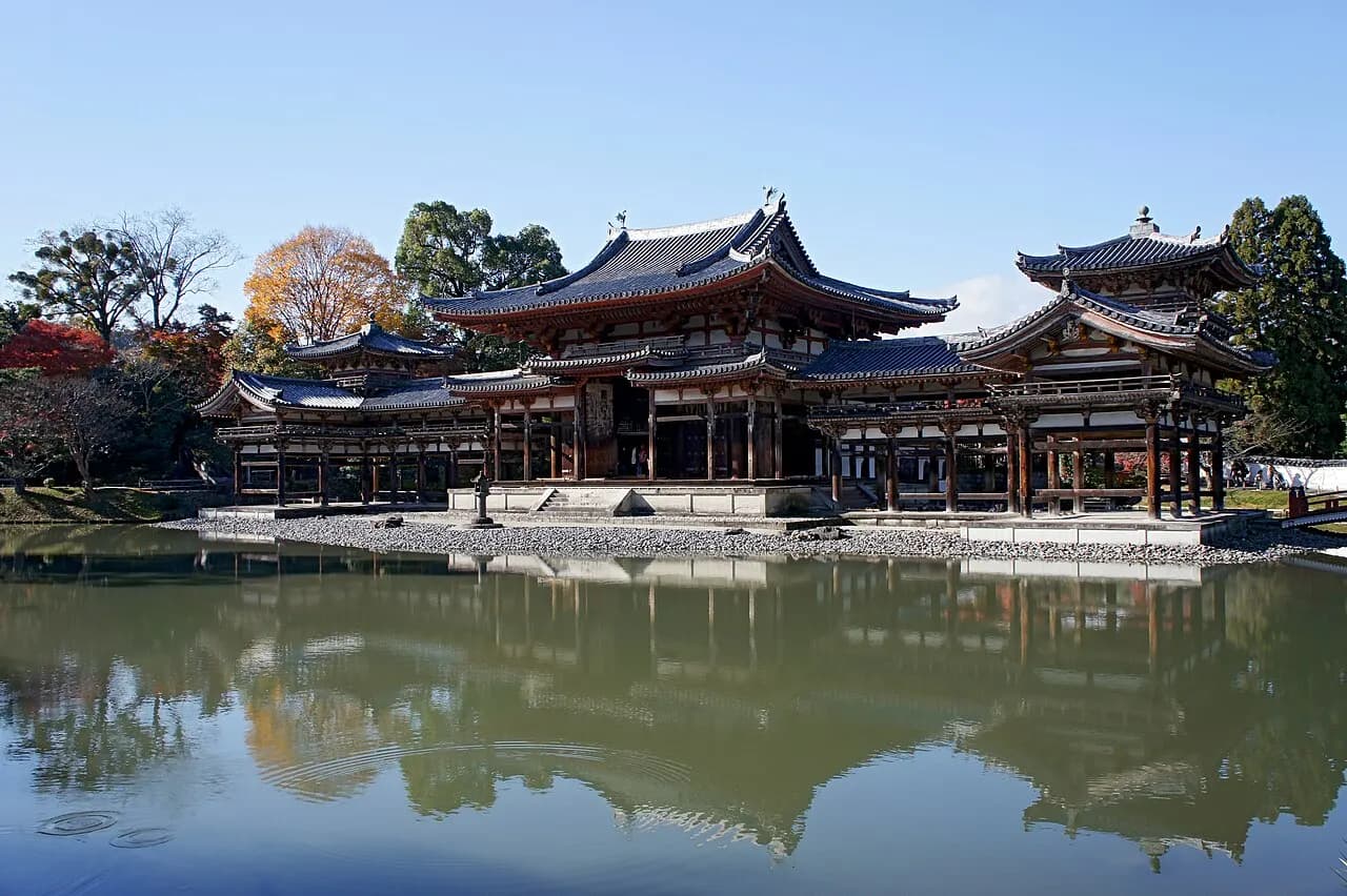 Phoenix Hall reflected in the pond at Byodoin