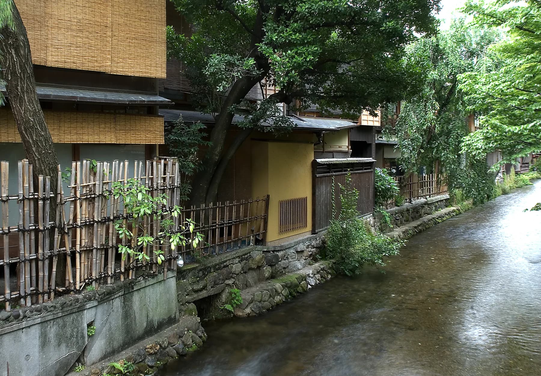 Traditional wooden teahouses beside the Shirakawa canal in Gion, Kyoto