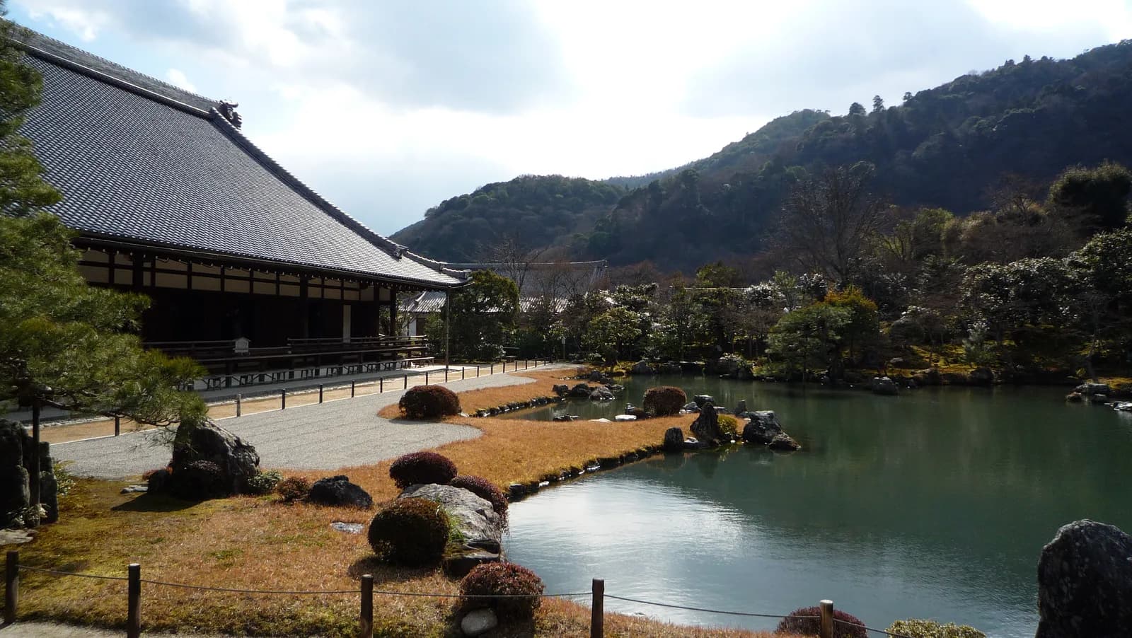 Tenryu-ji buildings beside the garden pond