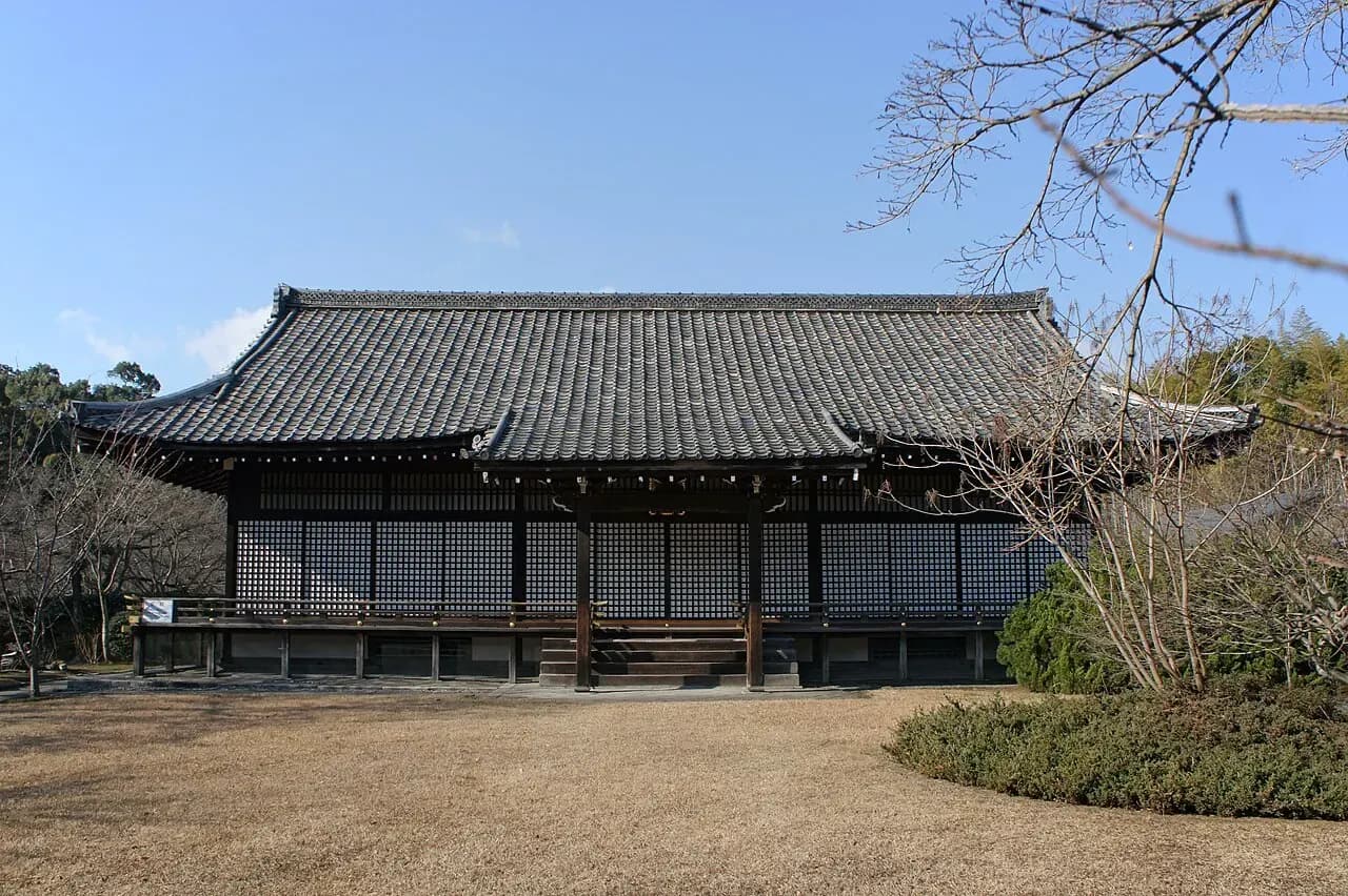 Temple hall beside the grounds at Kaju-ji