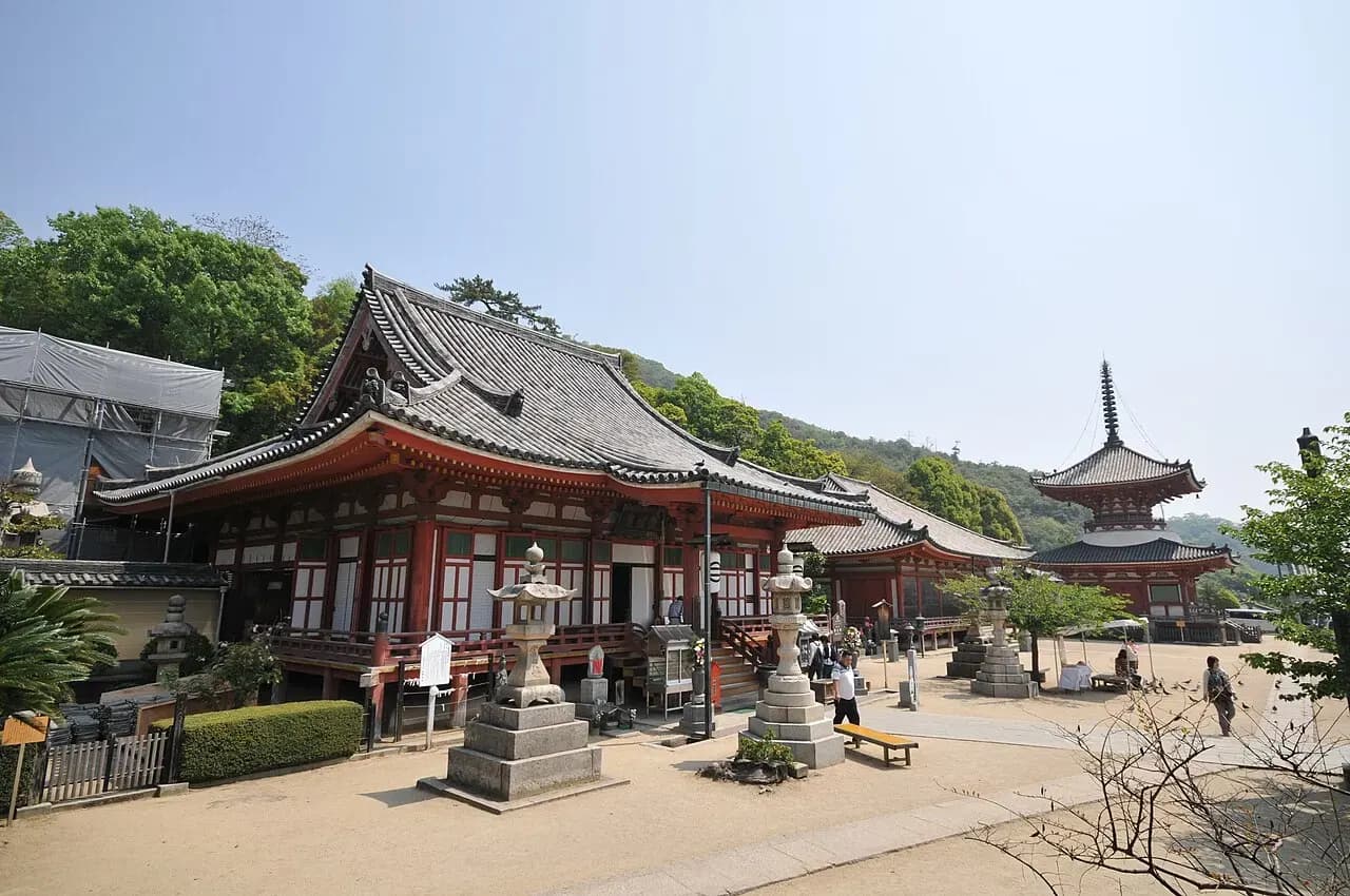 Temple buildings and grounds at Jodo-ji in Onomichi